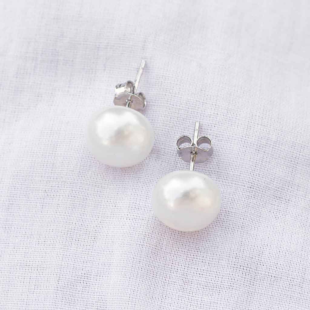 tapilliset_helmikorvakorut